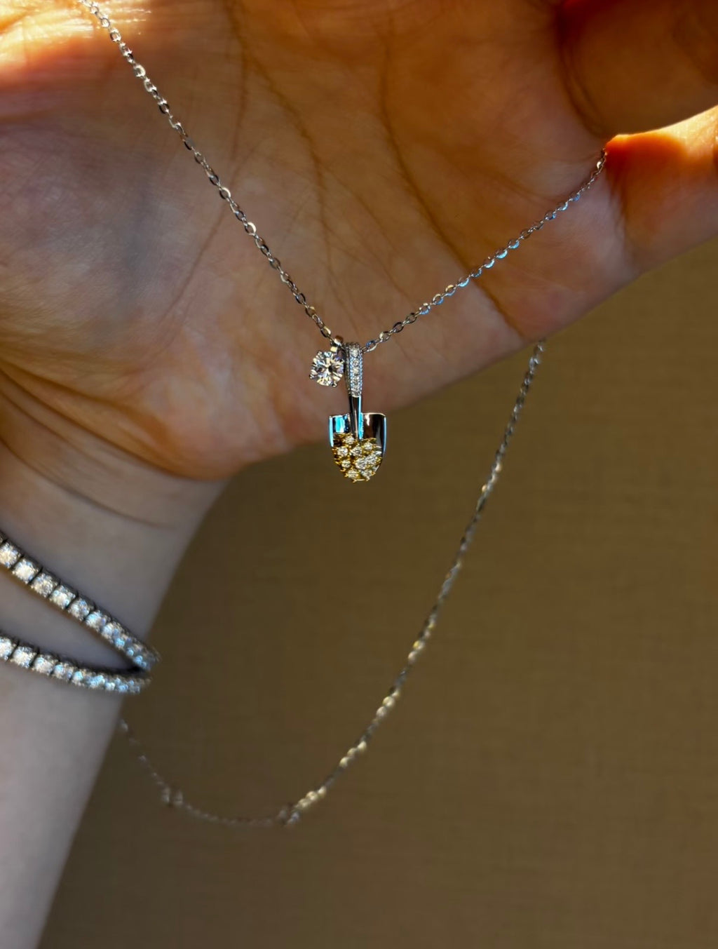 10f0fde4-b7c2-4244-bfd8-14f8f1a3e887
